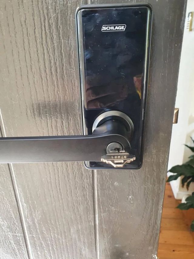 Schlage keypad entry set, tested and handed over working
